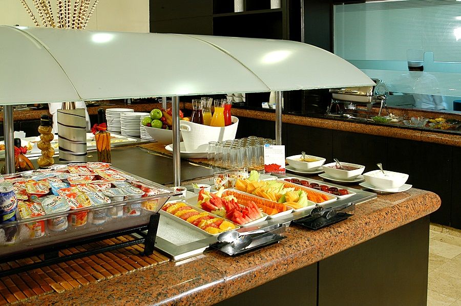 Nh Collection Mexico City Reforma Ngoại thất bức ảnh A buffet at a hotel